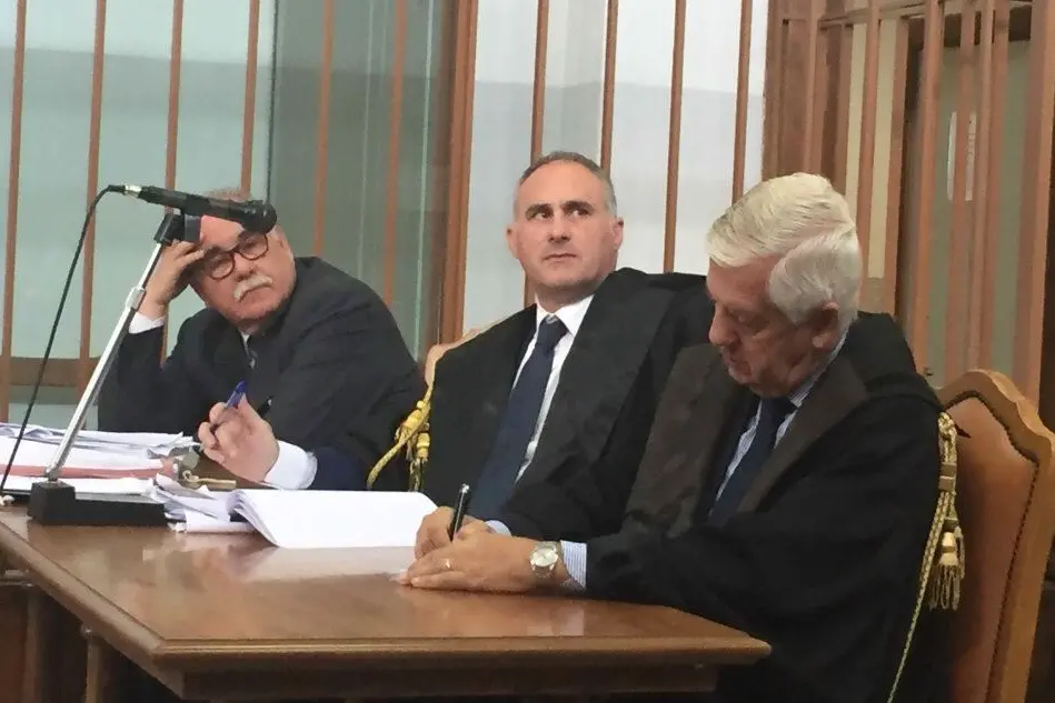 Le difese e l'ex sindaco di Olbia, Gianni Giovannelli
