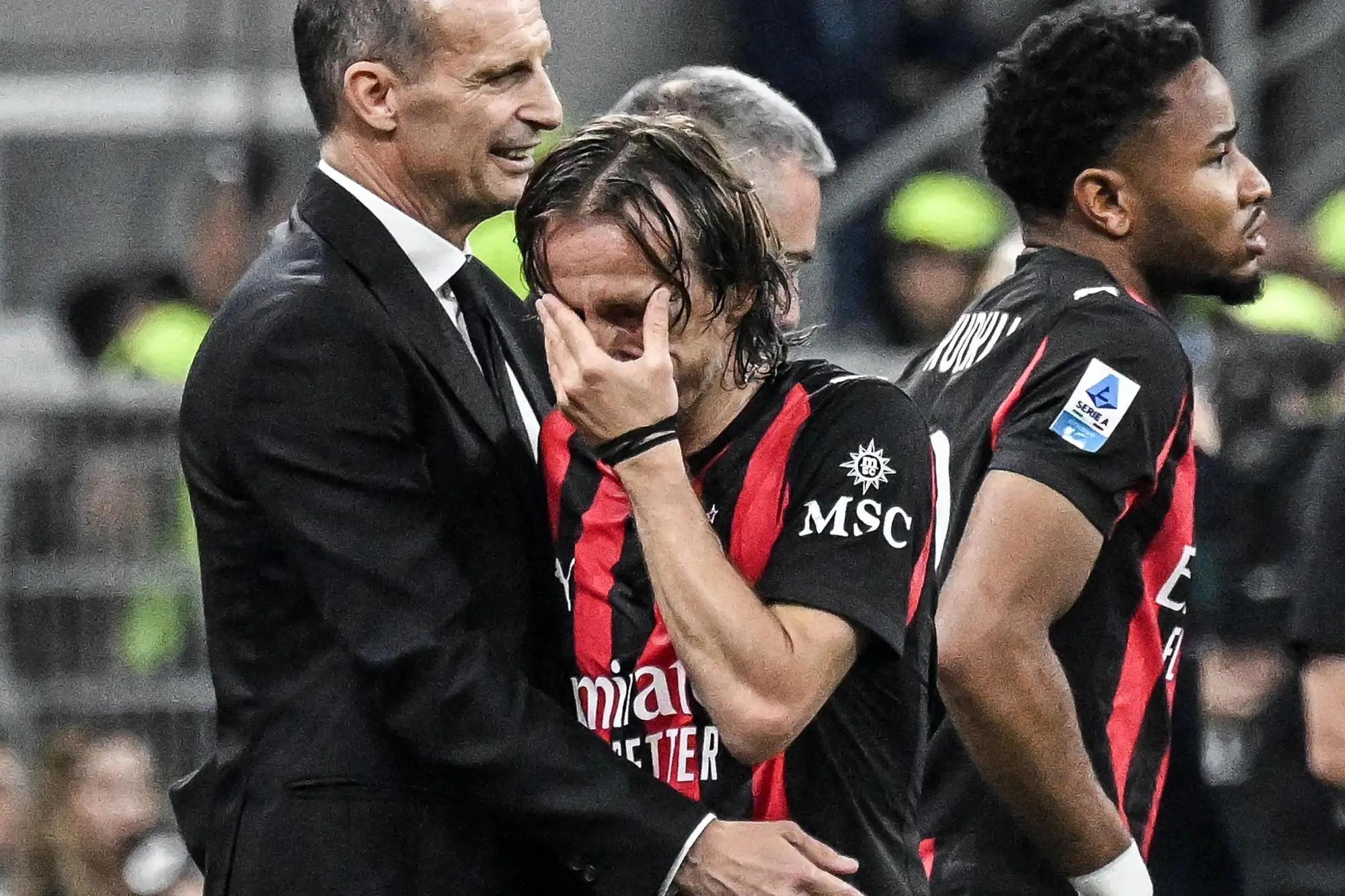 Luka Modric lascia il campo durante Milan-Juventus (foto Ansa)