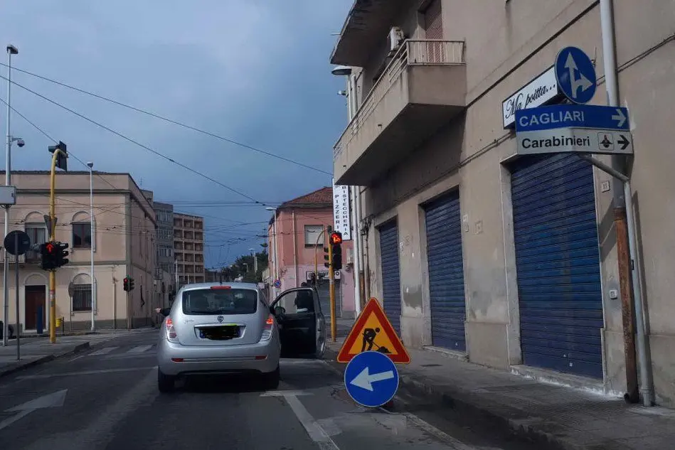 L'ostacolo in via Cagliari