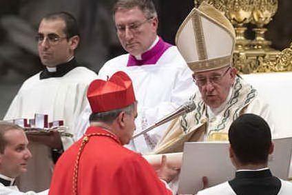 Papa Francesco dice messa in casa Becciu: riconciliazione o consolazione?