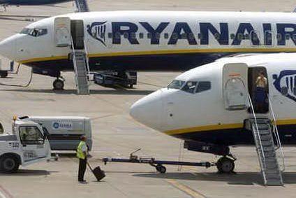 Ryanair riduce del 25% i voli sull'Italia