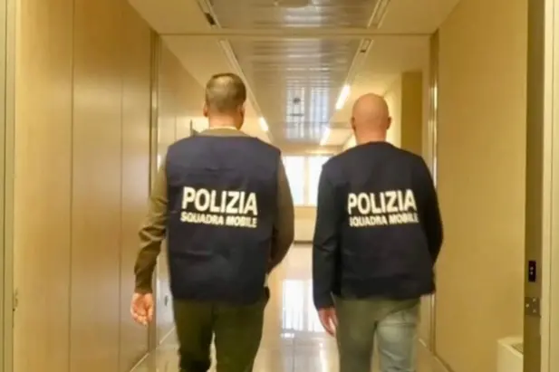 Agenti della squadra mobile della Polizia (archivio)