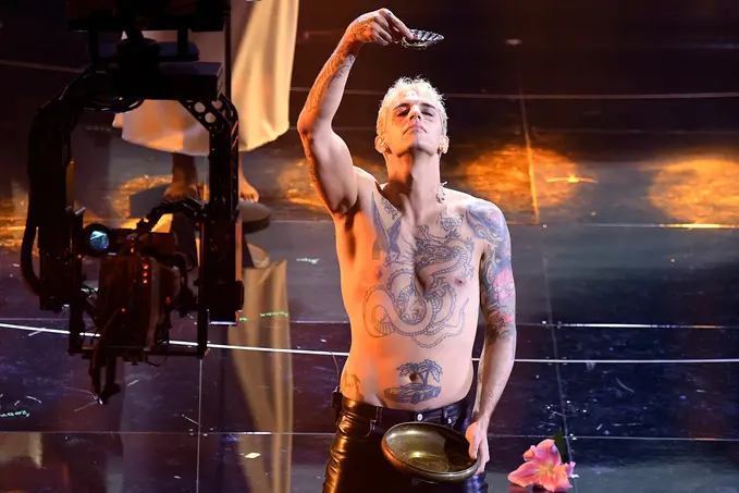 Achille Lauro a Sanremo nel 2022 (Ansa - Ferrari)