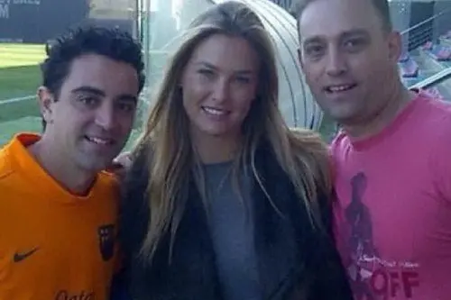 La modella Bar Rafaeli e la foto postata su Twitter