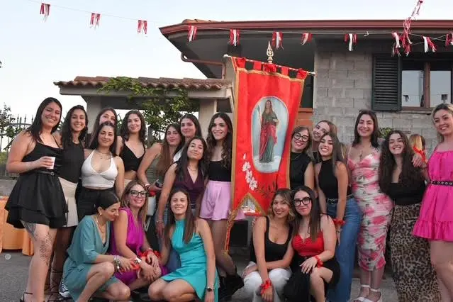 Le ragazze del comitato (foto concessa)