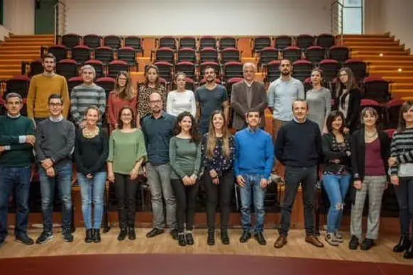 Il team di ricercatori dell'Università di Cagliari