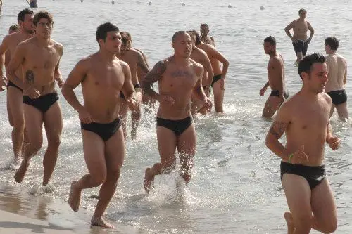 I rossoblù al Poetto
