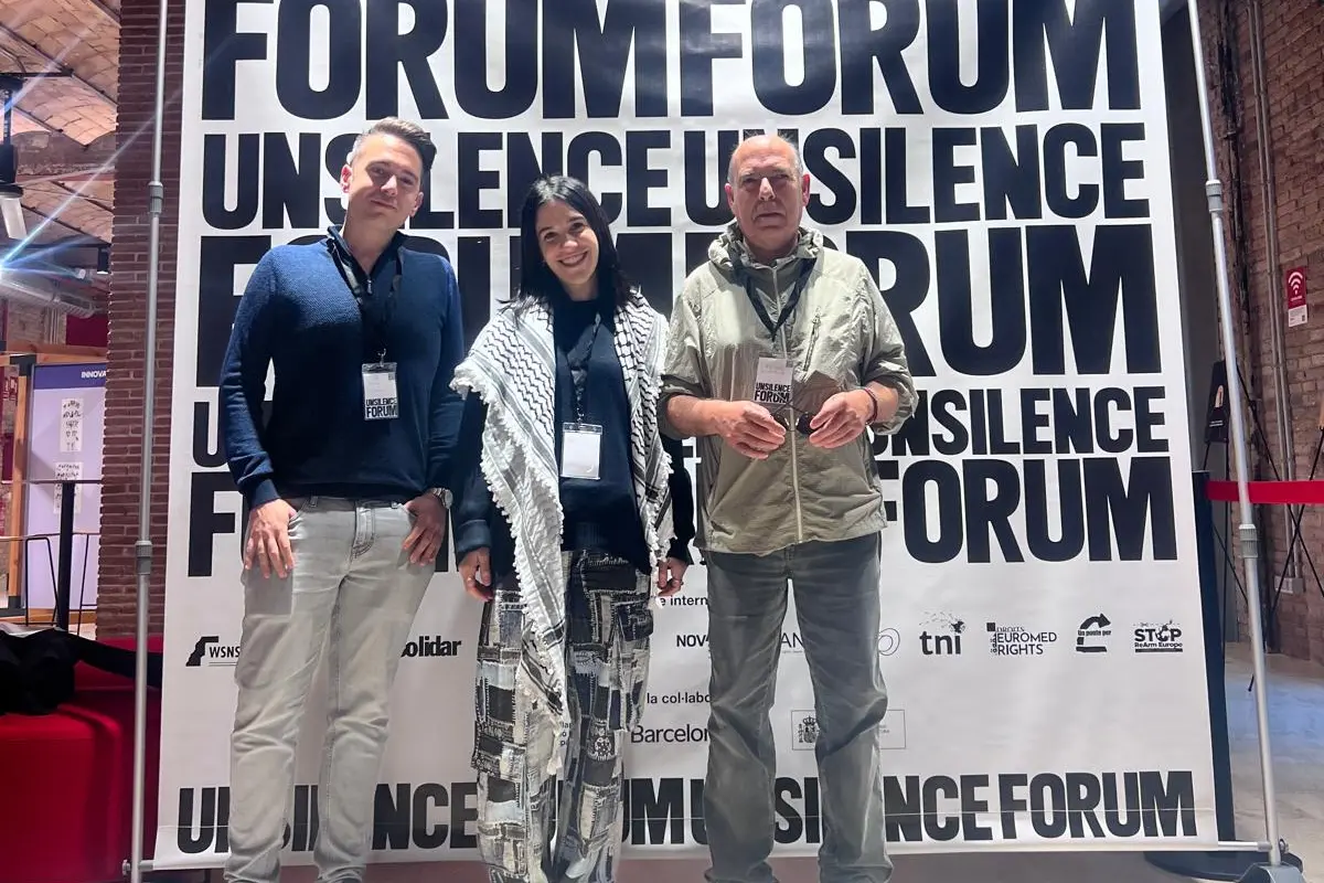 Gli attivisti sardi al Forum di Barcellona (Foto Fr. Me.)