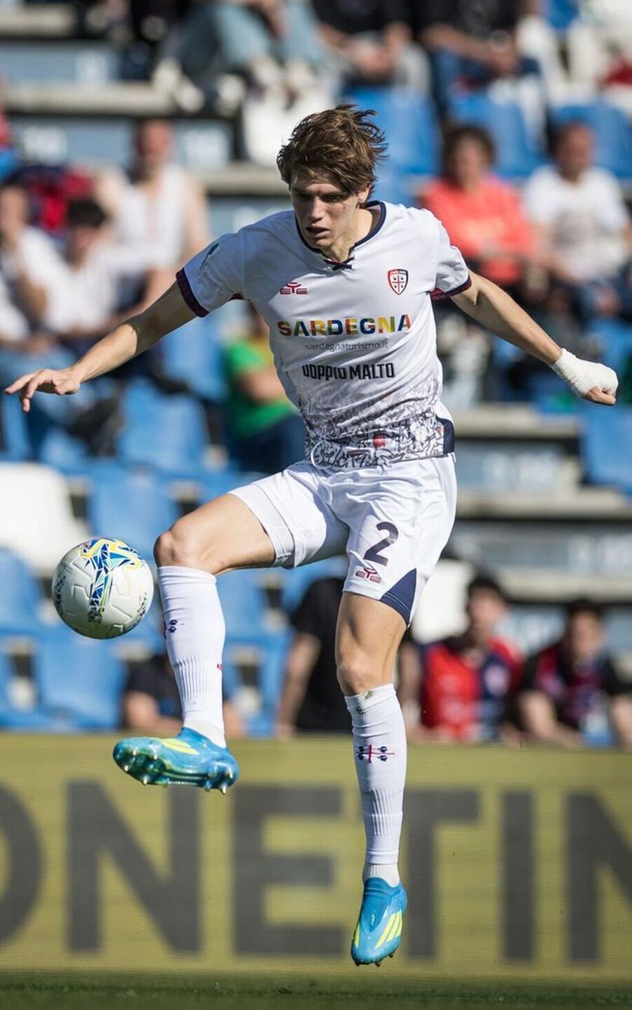 Cagliari-Cremonese, si salvi chi può