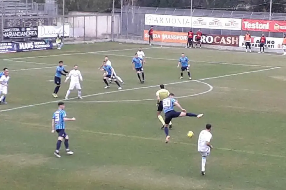 Un'immagine di una partita dell'Olbia (foto Giagnoni)