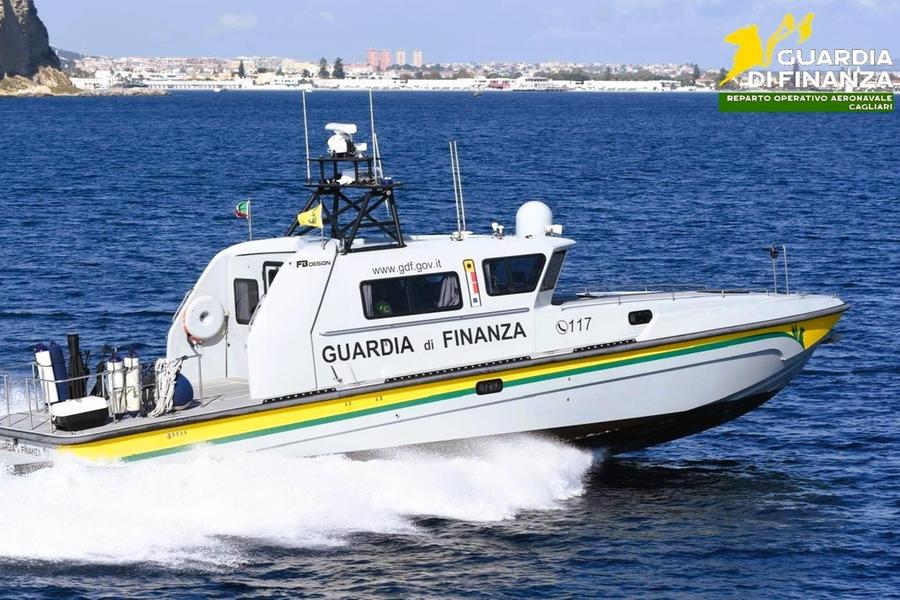 Bandiera estera, padrone italiano: in Sardegna scoperte 100 barche mai dichiarate al Fisco
