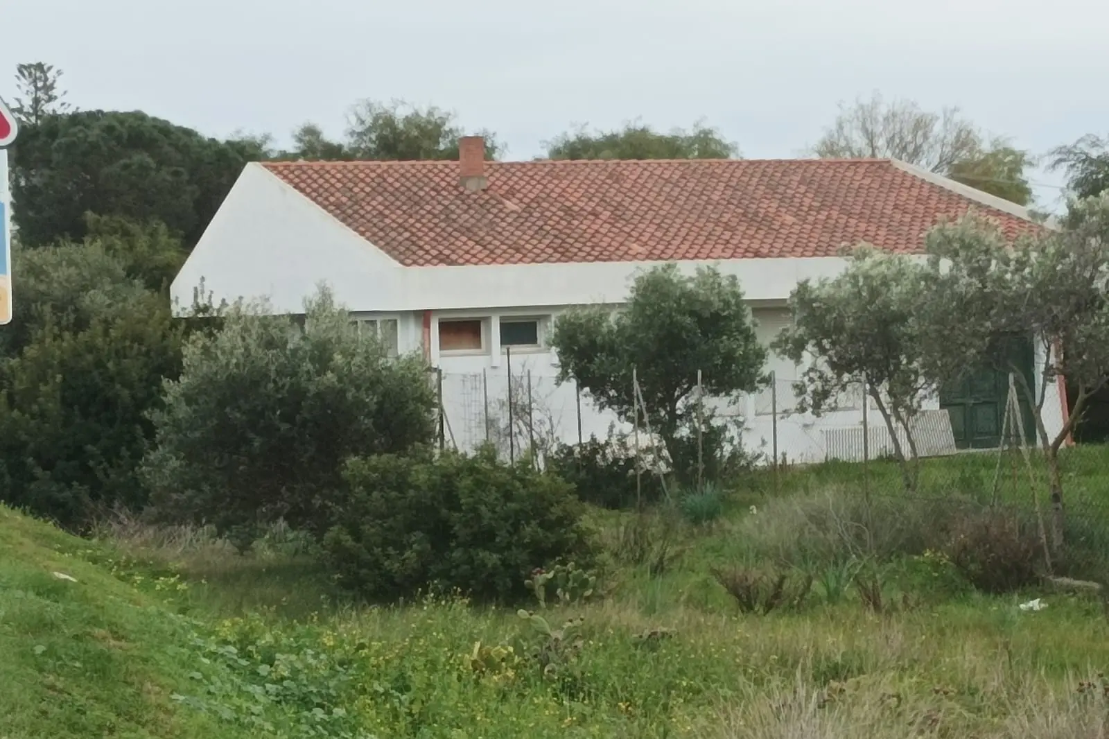 L'edificio da ristrutturare a Flumini