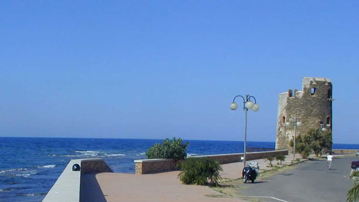 https://immagini.unionesarda.it/version/c:NDg3NGMxNmYtZGM0MS00:ZTEwNmFkMTktYTU1Mi00/image.webp?f=16:9
