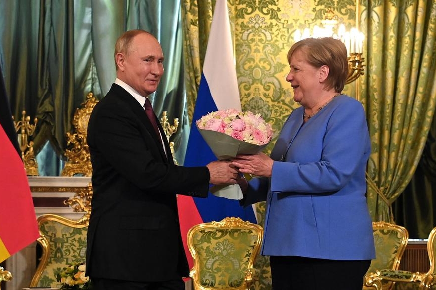 Vladimir Putin e Angela Merkel (Ansa)
