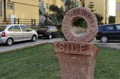 La scultura dedicata a "Bile"