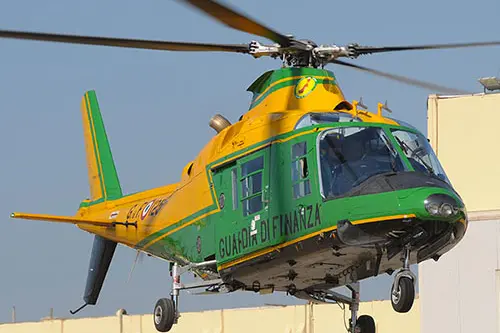 Un elicottero Agusta 132 della Guardia di Finanza uguale a quello scomparso dai radar il 2 marzo 1994