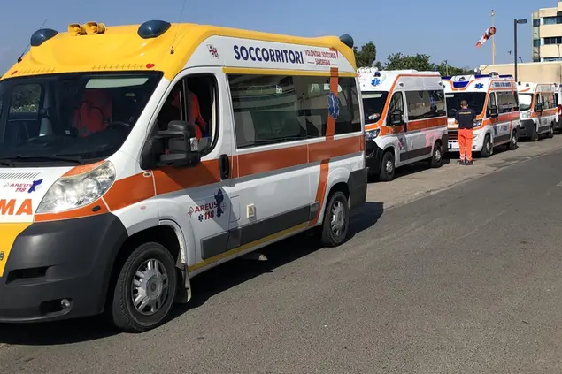 Ambulanze in attesa in ospedale
