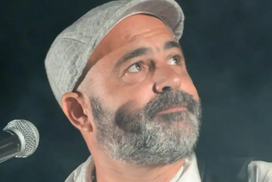 Gianmario Littera, 47 anni, cantautore di Birori (foto Nachira)