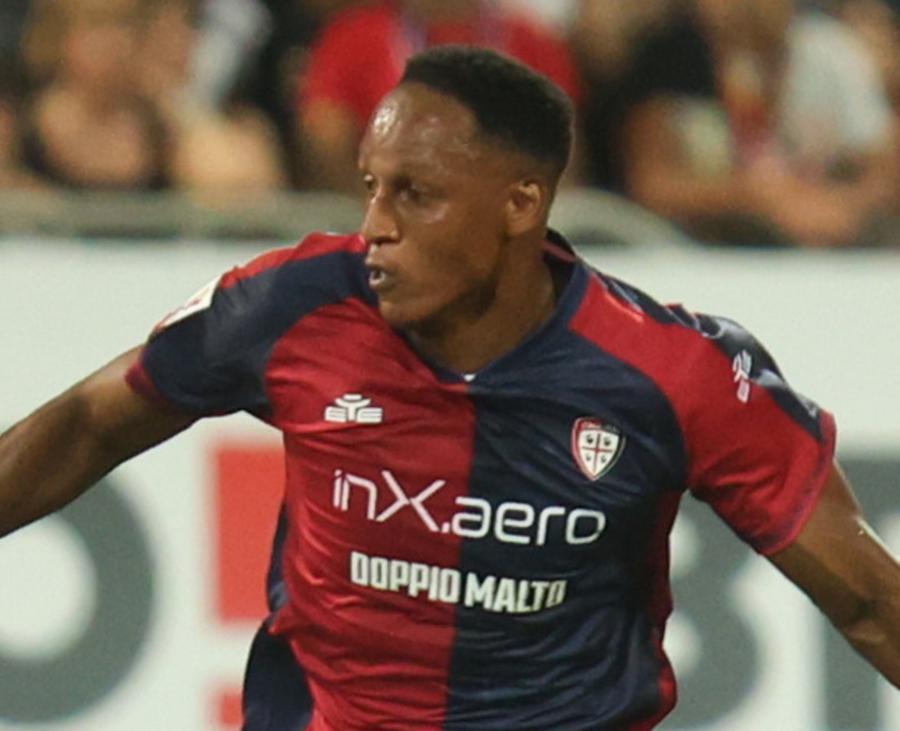 I rossoblù già in campo, Mina a parte