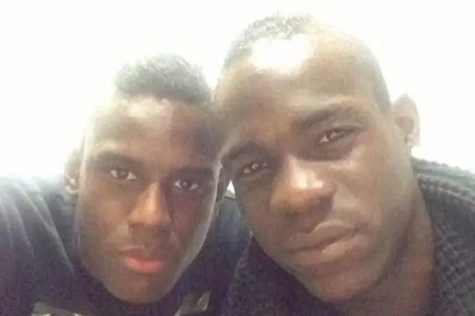 Enock Barwuah e Mario Balotelli (foto Instagram via Ansa)