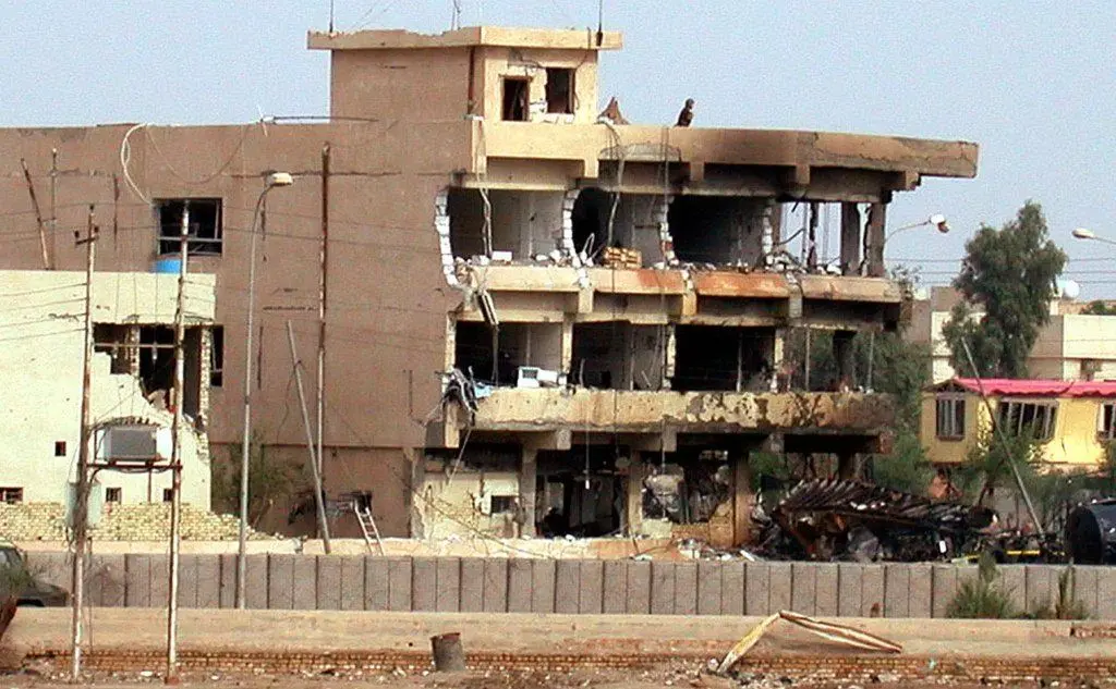 Un'immagine della base italiana dopo l'attentato (Ansa)