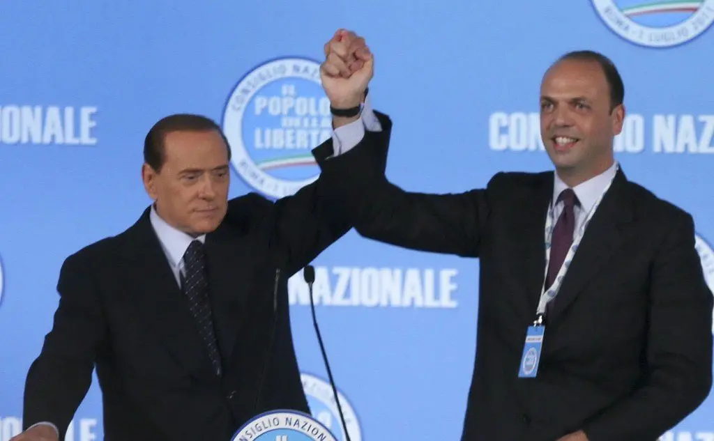 Berlusconi lo incorona segretario del Pdl (Ansa)