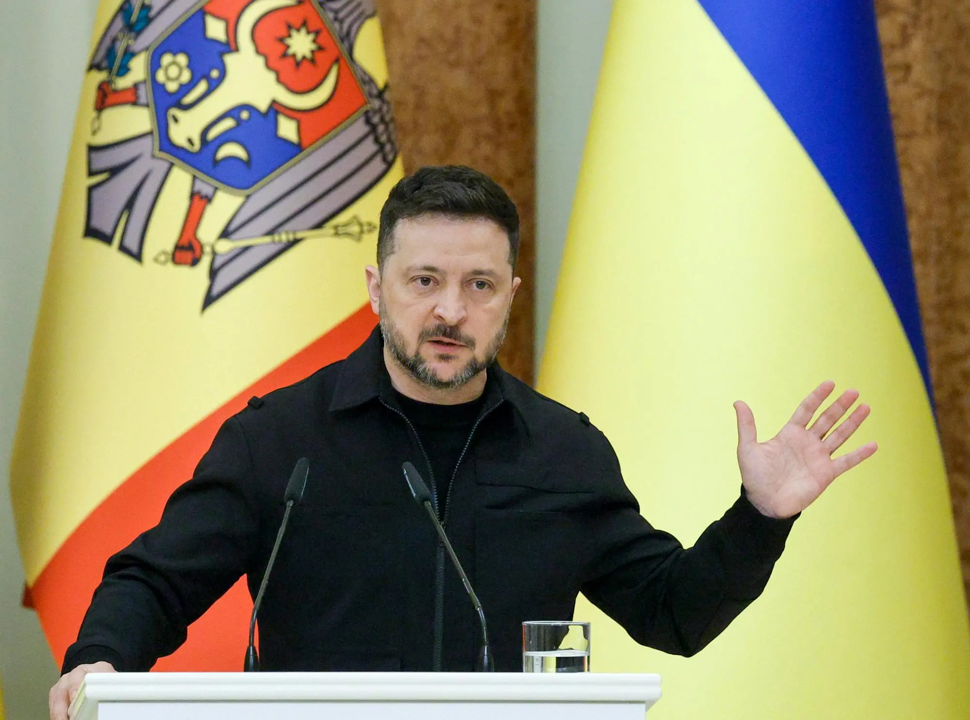 «Minacce per l’Ucraina»: Zelensky sanziona il suo ex capo di gabinetto e altri quattro