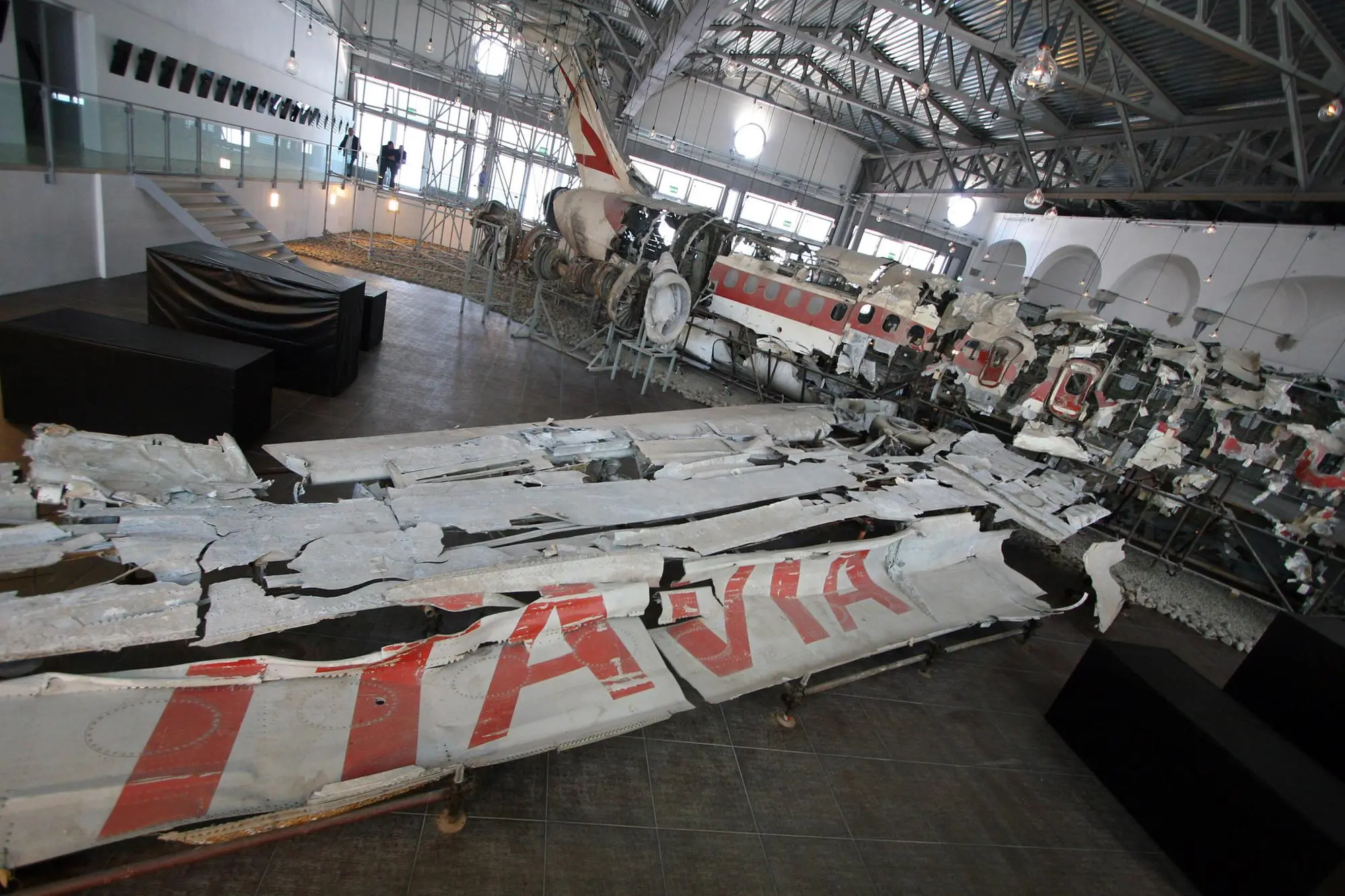 I resti dell'aereo Itavia (Ansa)