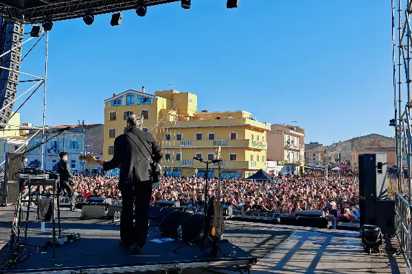 The Kolors davanti ad un grande pubblico (foto Pala)
