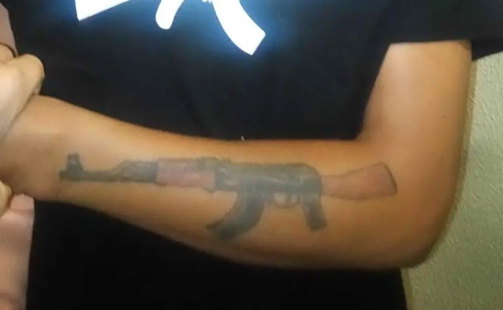 Il tatuaggio usato come &quot;simbolo identificativo&quot; (foto Polizia)