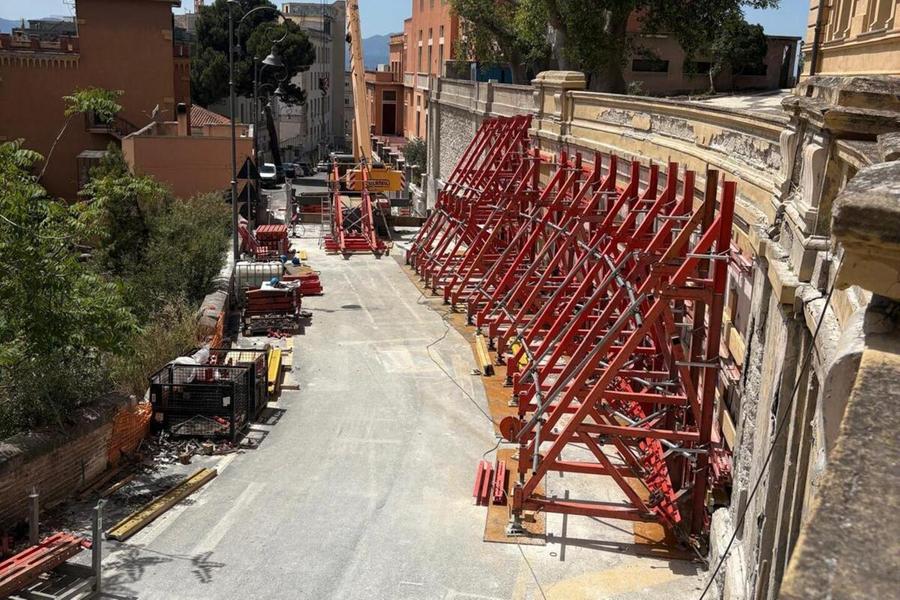 Domani la riapertura al traffico via Porcell Da ieri off limits l’ultimo tratto di via Sonnino