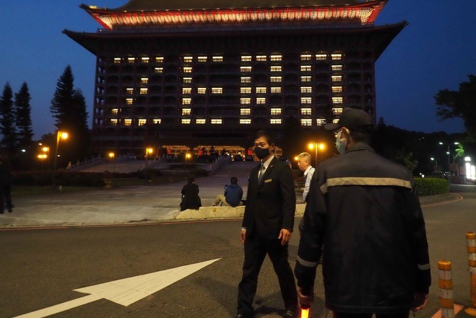 La scritta "Zero" su un edificio a Taiwan (Ansa - Chang)