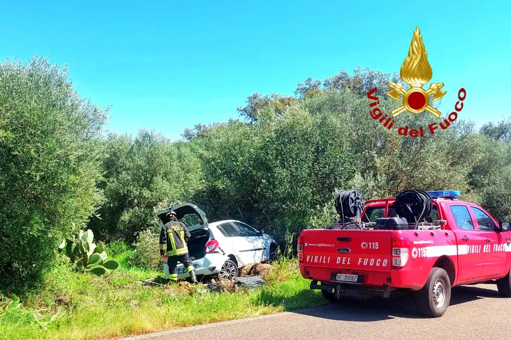 L'incidente a Ghilarza (foto vigili del fuoco)