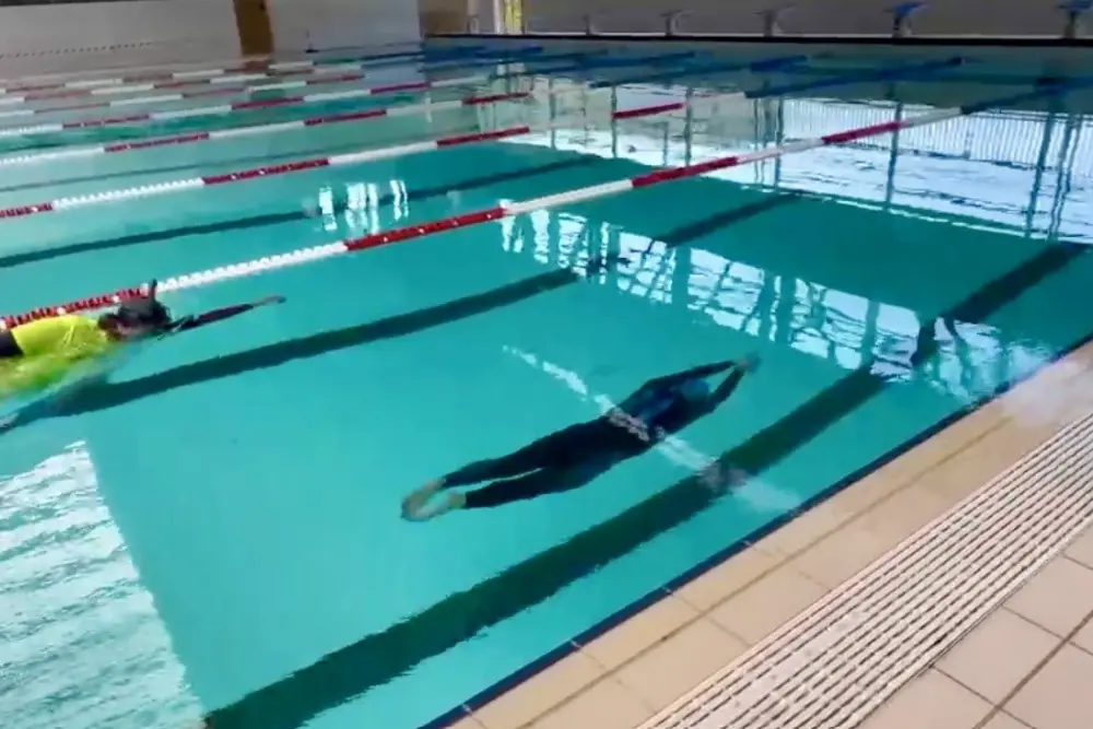 Apnea indoor, la Sardegna protagonista agli Assoluti di Torino: 9 medaglie e un record italiano Nicolò D’Atri