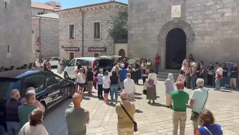https://immagini.unionesarda.it/version/c:NDlhNjUyNTctNzc2My00:ODRkYWU1OGMtZTRkZC00/image.webp?f=16:9