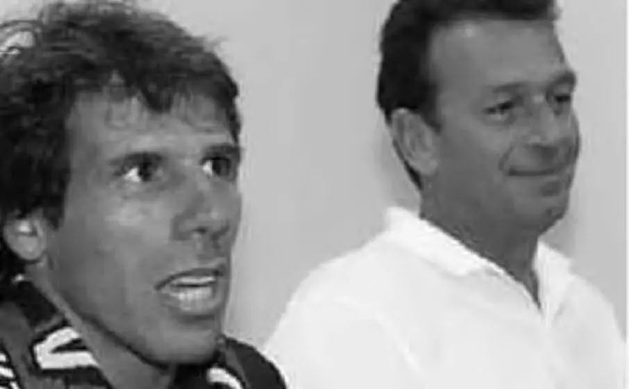 Il giocatore insieme al presidente Massimo Cellino (Archivio L'Unione Sarda)