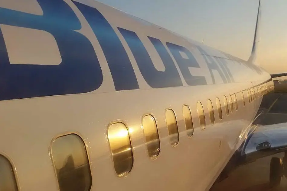 Un aereo Blue Air (foto Twitter)