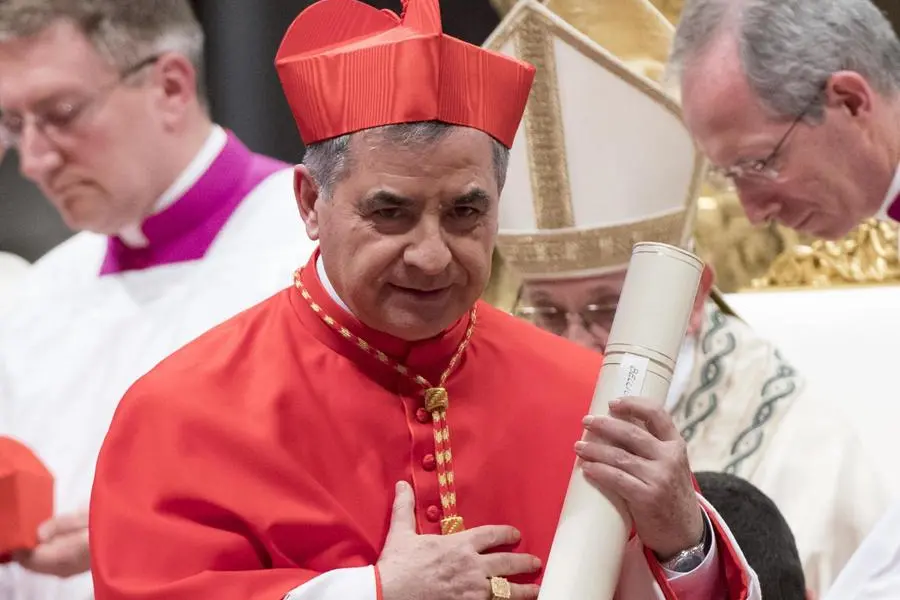 L'ex cardinale Angelo Becciu (Ansa)