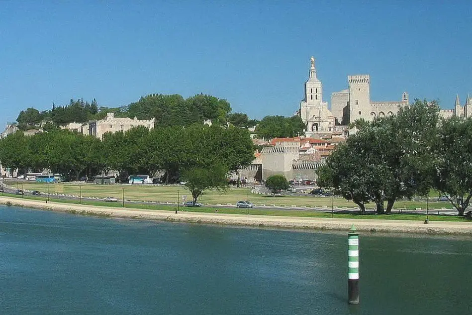 Avignone (foto wikimedia)
