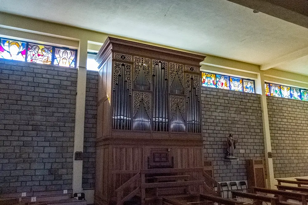 Arzachena, organo nella chiesa di Santa Maria della Neve (foto Ronchi)