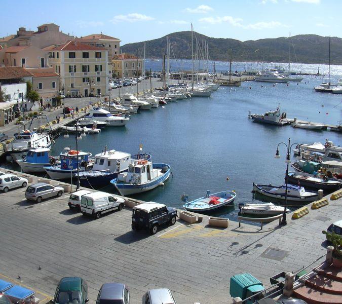 La Maddalena, l’eterna attesa del rilancio