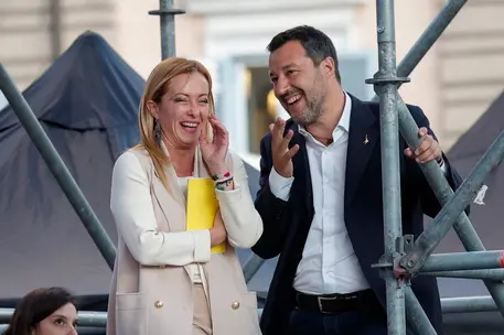 epa10199867 Federal secretary of Italian party Lega Nord Matteo Salvini (R) and Leader of Italian party Fratelli dâ€™Italia (Brothers of Italy) Giorgia Meloni attend the center-right closing rally of the campaign for the general elections at Piazza del Popolo, in Rome, Italy, 22 September 2022. Italy will hold its general snap elections on 25 September 2022 to elect a new Prime Minister. EPA/GIUSEPPE LAMI