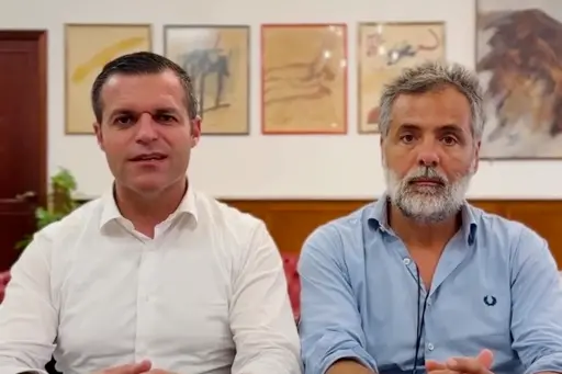 Il sindaco di Alghero Raimondo Cacciotto e l'assessore alle Finanze Enrico Daga (foto Fiori)