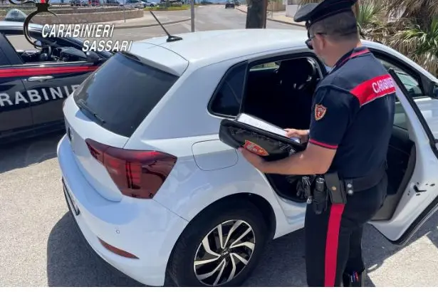 Carabinieri a Porto Torres (foto carabinieri)