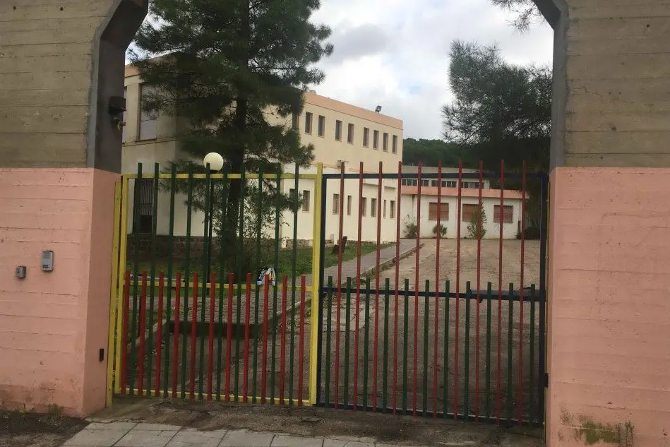 La scuola di via Lombardia (foto Scano)