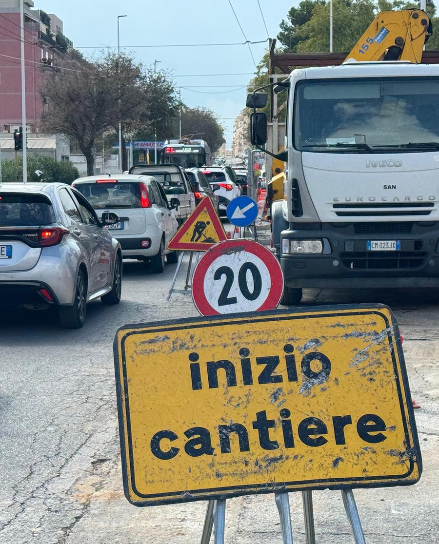 Traffico, un’altra giornata in coda