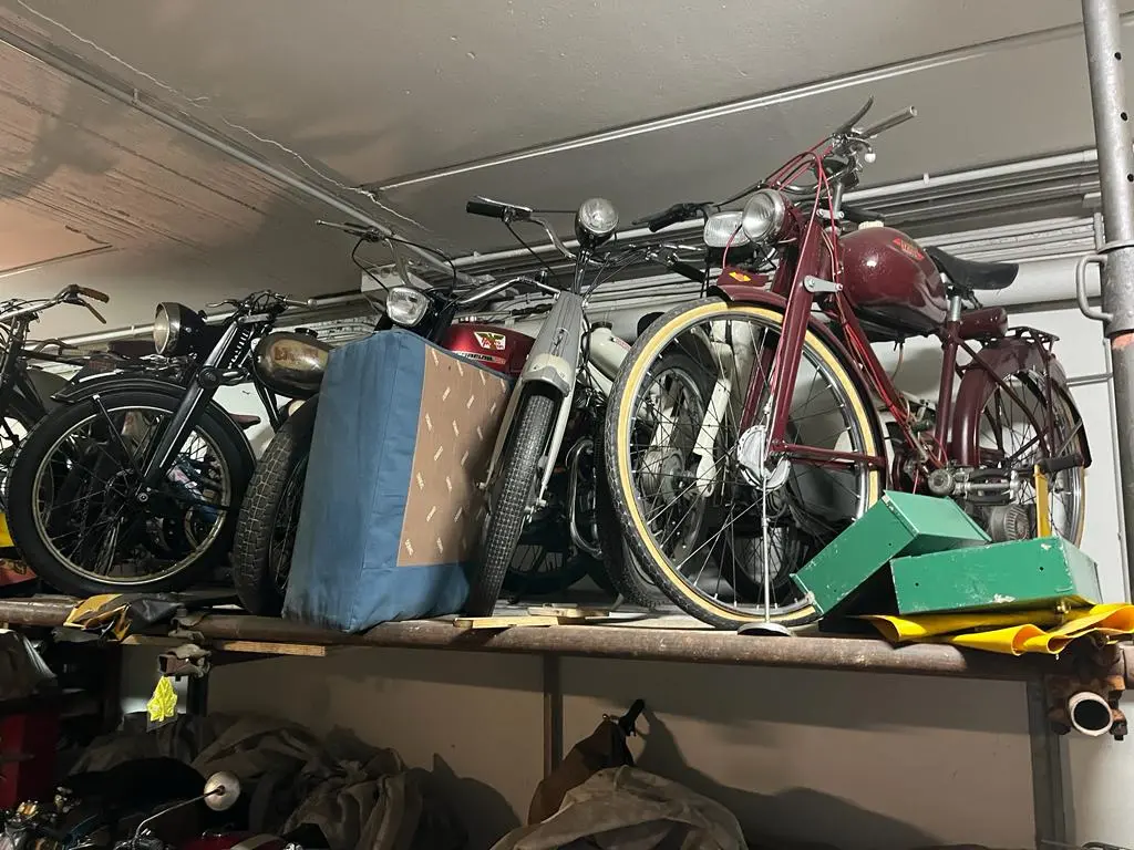 Nel garage di Ernesto Buoncompagni (foto Paolo Carta)