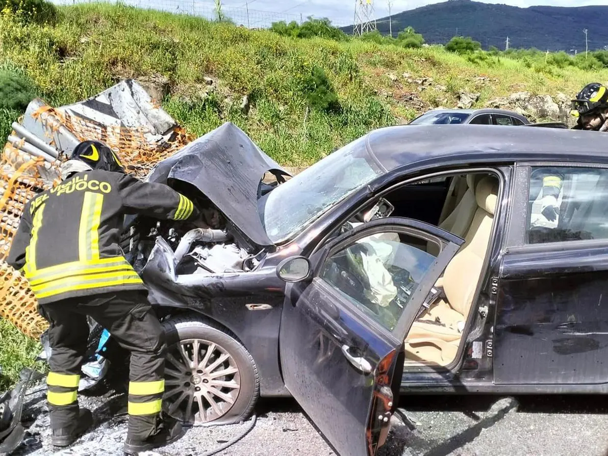 L'incidente a Macomer (foto Vigili del fuoco)