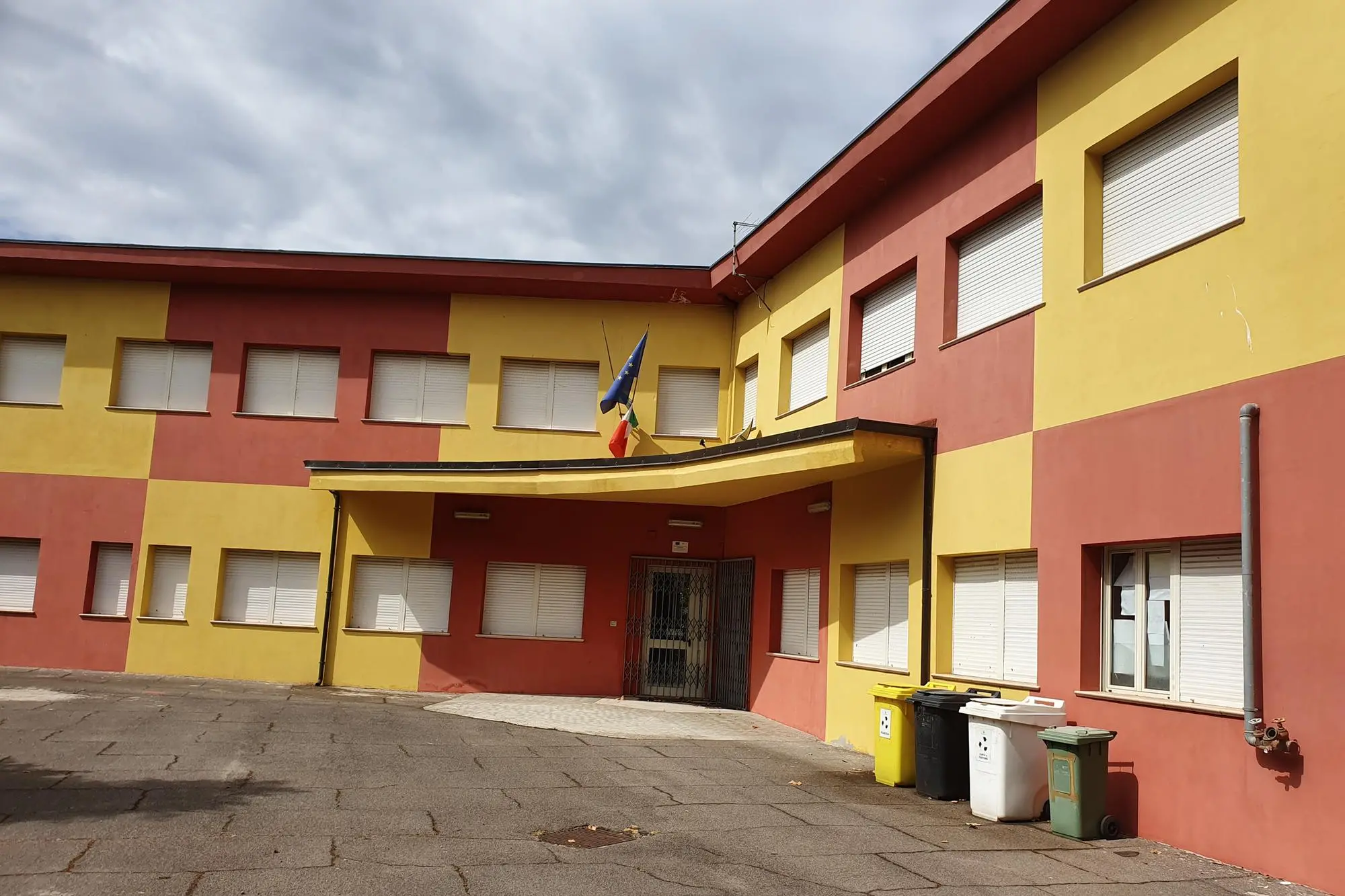 Le scuole di Padru ' e Lampadas (foto Oggianu)