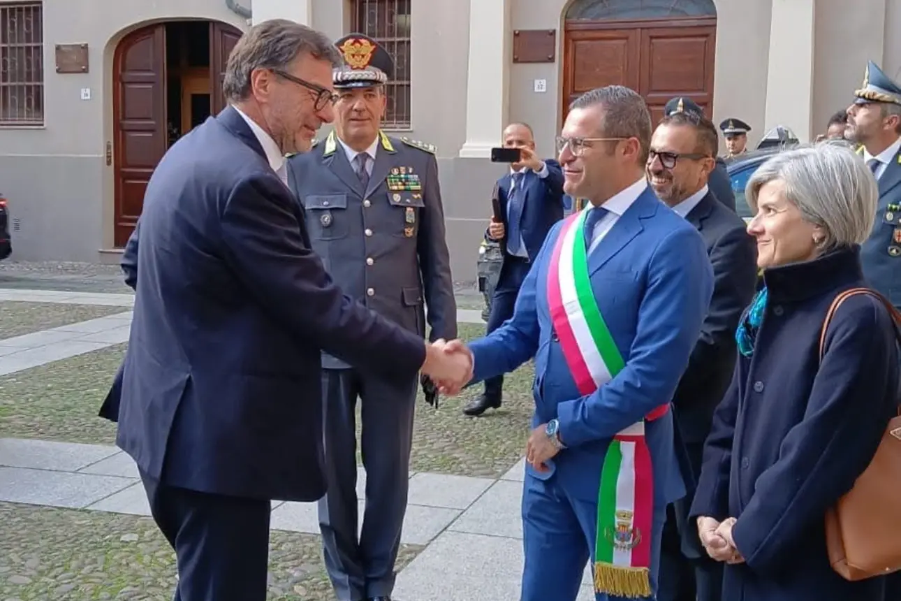 Il Ministro Giorgetti con il sindaco Cacciotto